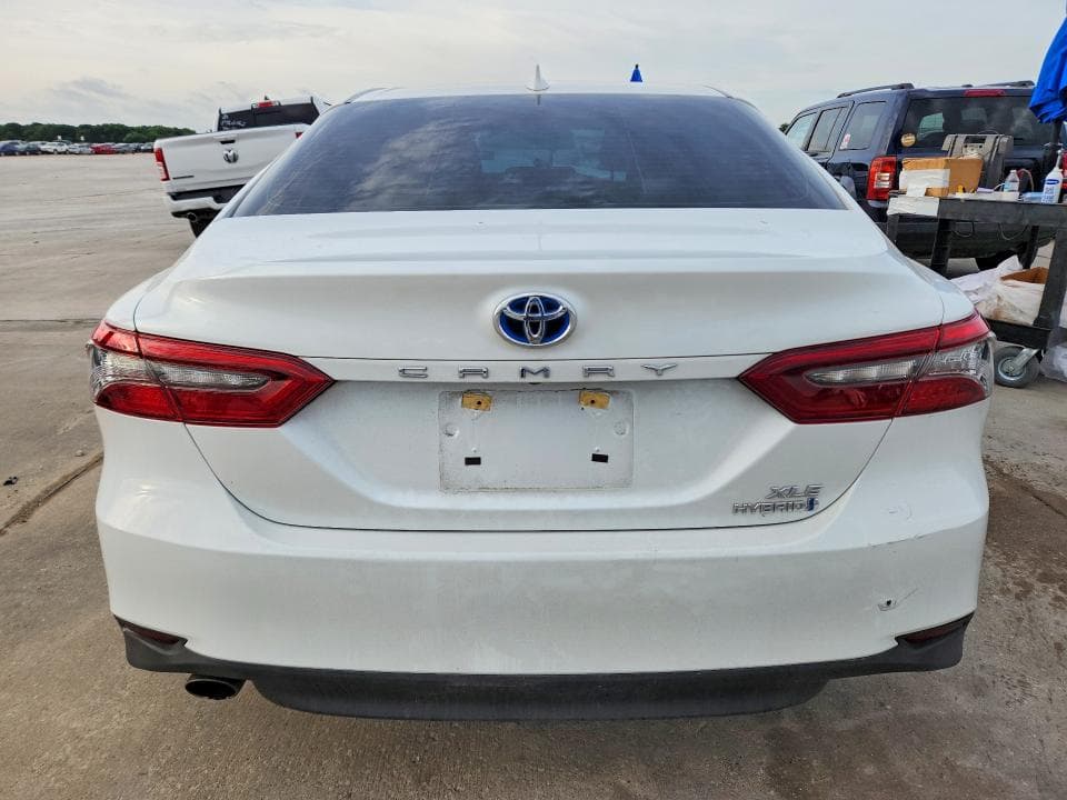 2021 TOYOTA CAMRY XLE 6
