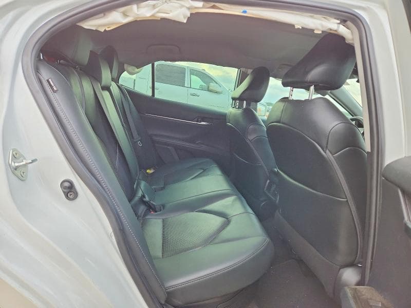 2021 TOYOTA CAMRY XLE 10