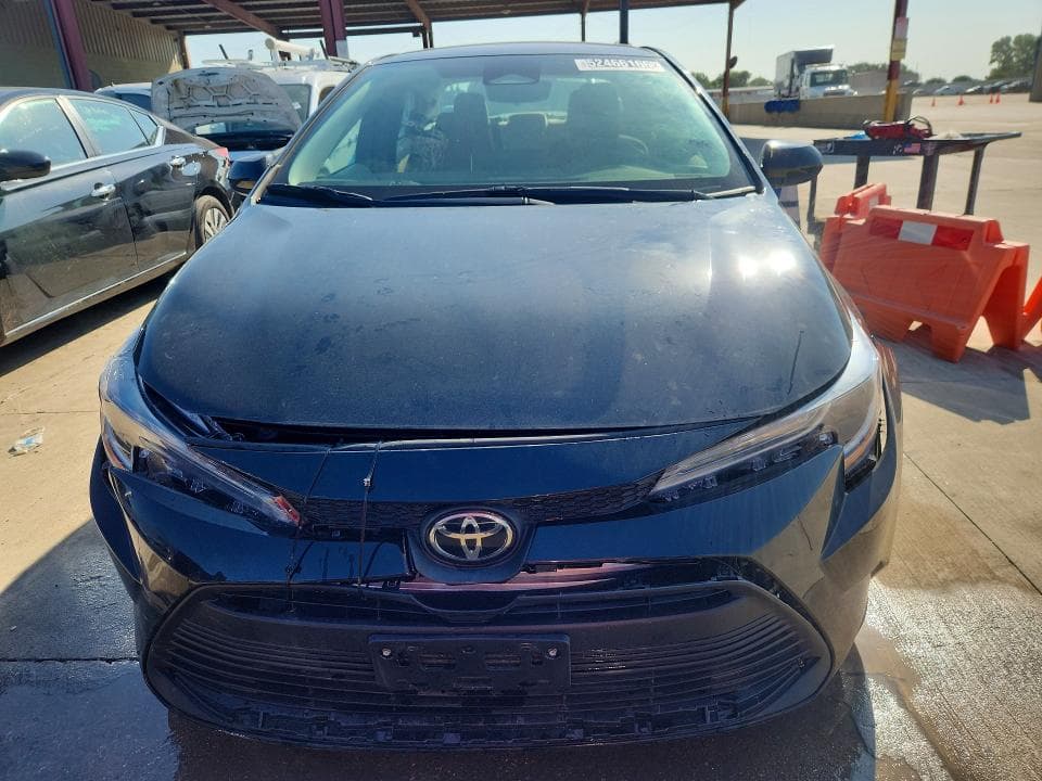 2026 TOYOTA COROLLA LE 5
