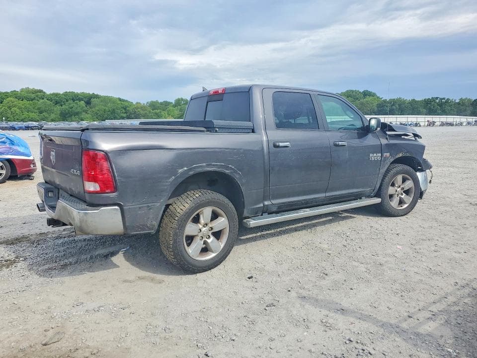 2017 RAM 1500 SLT 3
