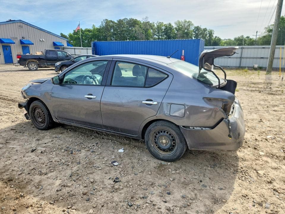 2019 NISSAN VERSA SV 2