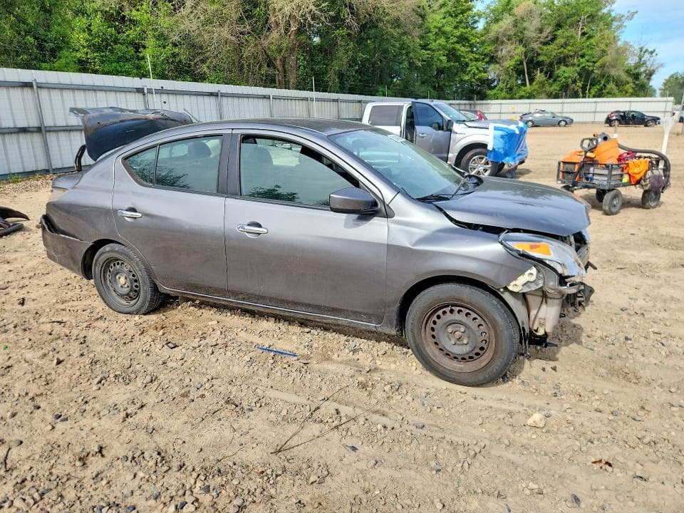 2019 NISSAN VERSA SV 4