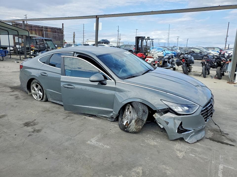 2020 HYUNDAI SONATA SE 4