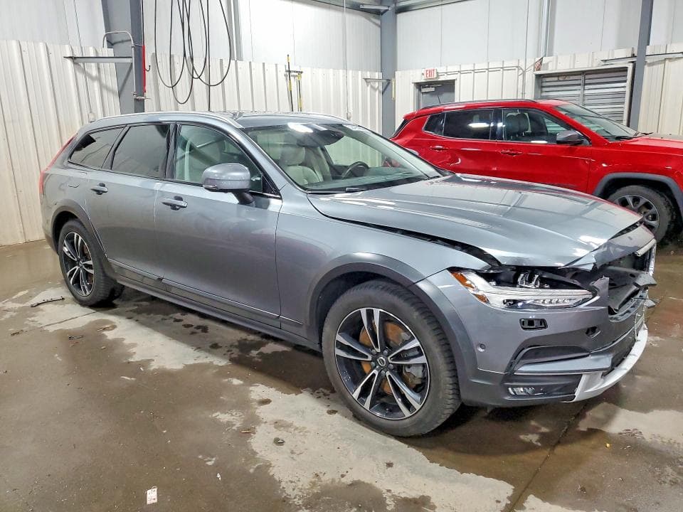 2019 VOLVO V90 CROSS COUNTRY T5 MOMENTUM T5 MOMENTUM 4