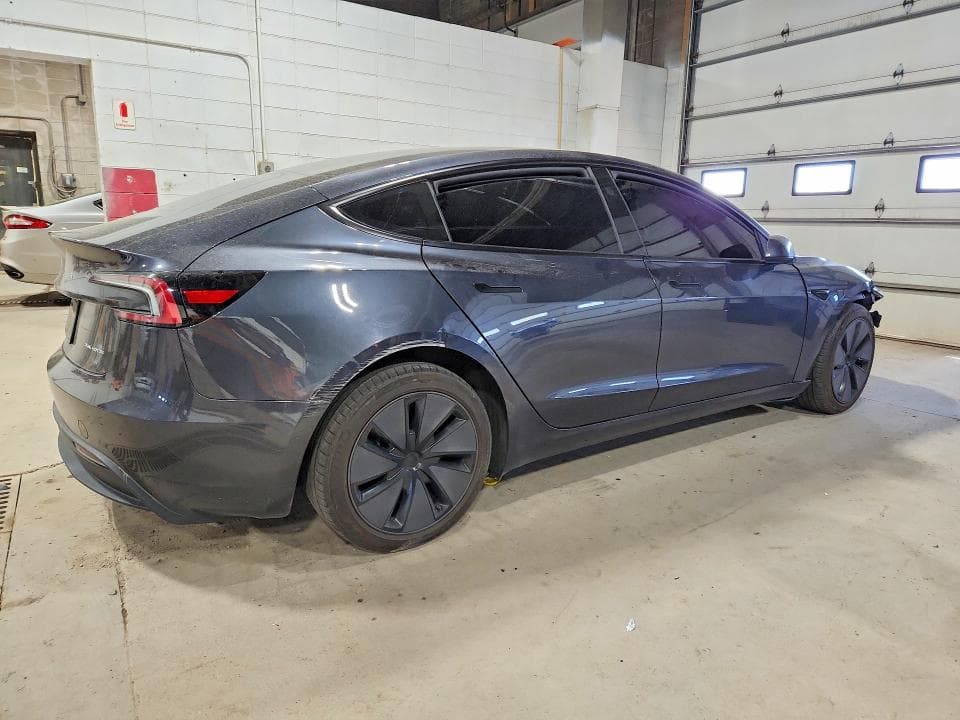 2025 TESLA MODEL 3 3