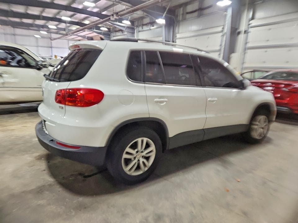 2017 VOLKSWAGEN TIGUAN S 3