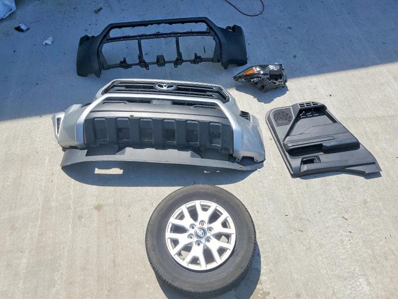 2025 TOYOTA TACOMA SR5 SR5 12
