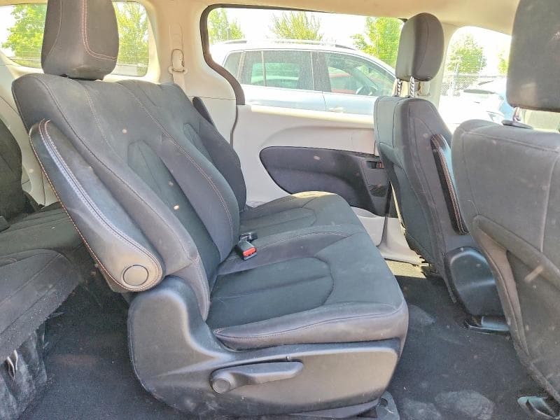 2019 CHRYSLER PACIFICA L L 11