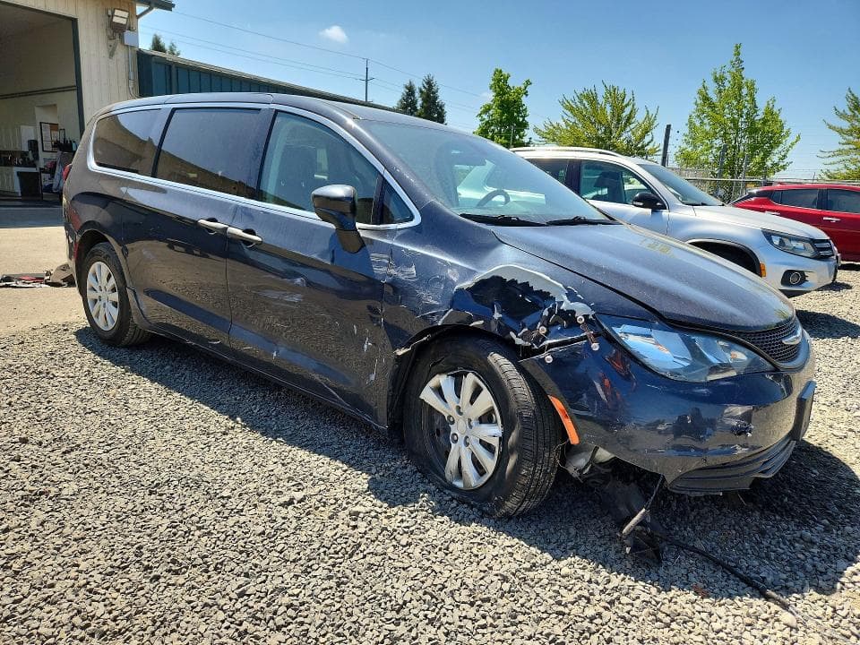 2019 CHRYSLER PACIFICA L L 4