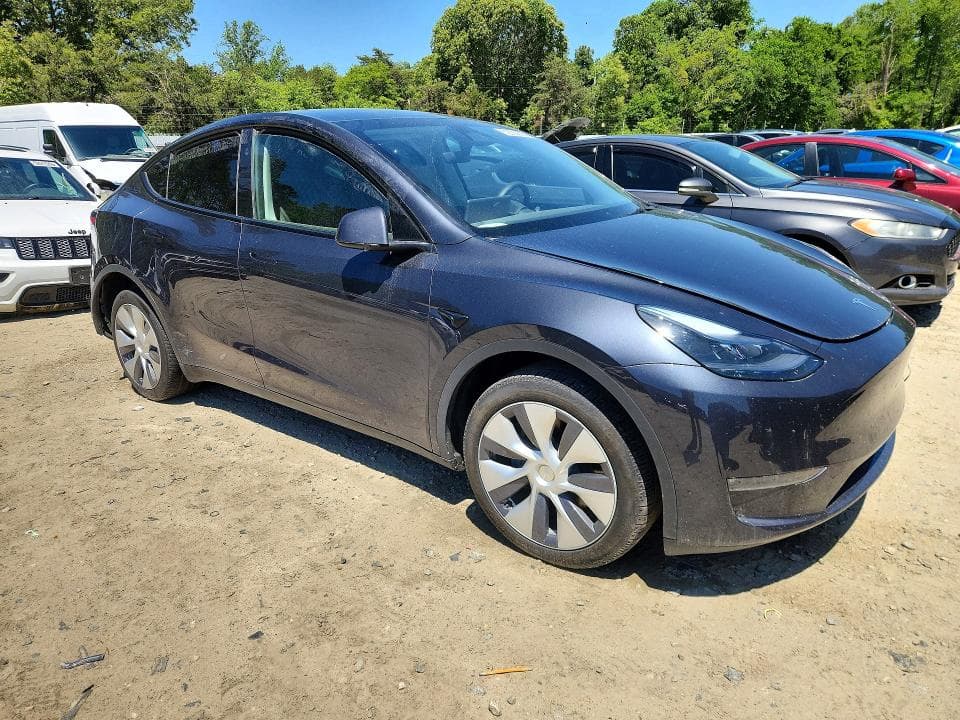 2024 TESLA MODEL Y 4
