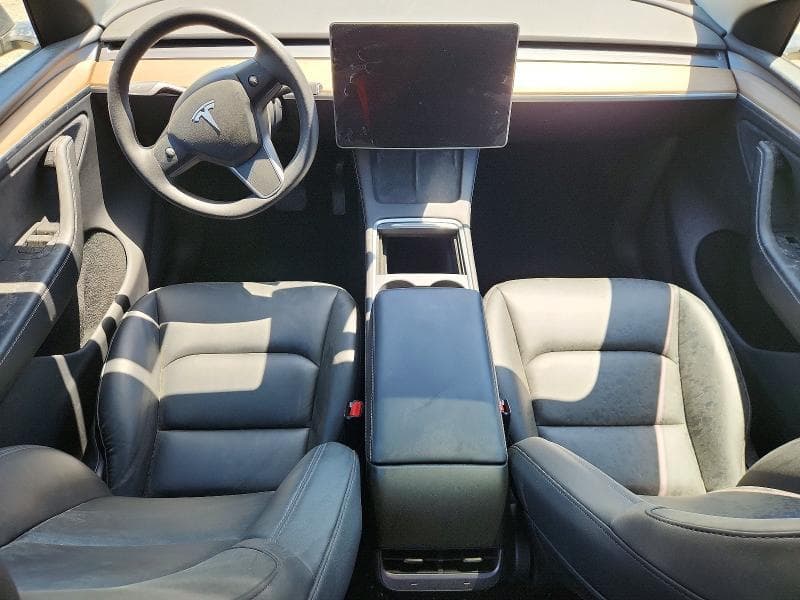 2024 TESLA MODEL Y 8