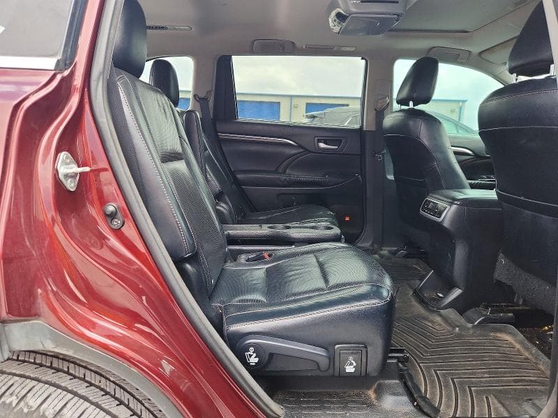 2016 TOYOTA HIGHLANDER LIMITED 11