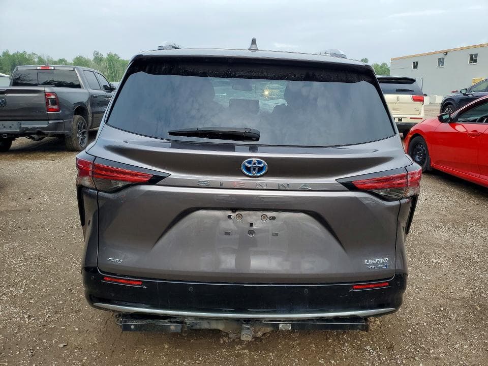 2022 TOYOTA SIENNA LE LE 7
