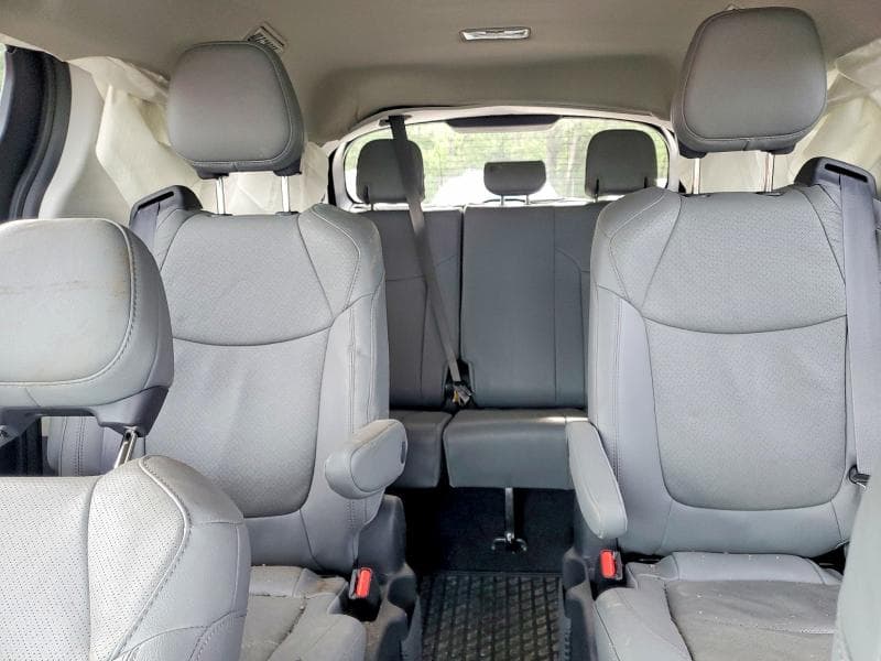 2022 TOYOTA SIENNA LE LE 11