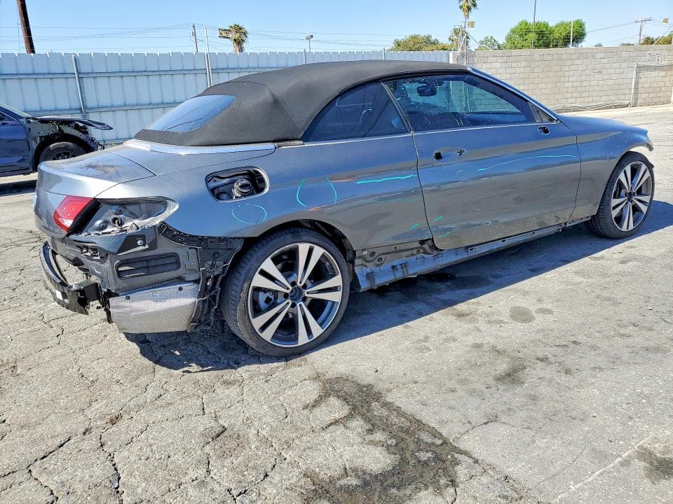 2017 MERCEDES-BENZ C 300 3