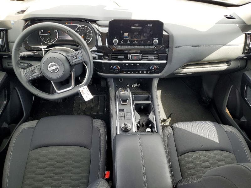 2025 NISSAN PATHFINDER SV 8