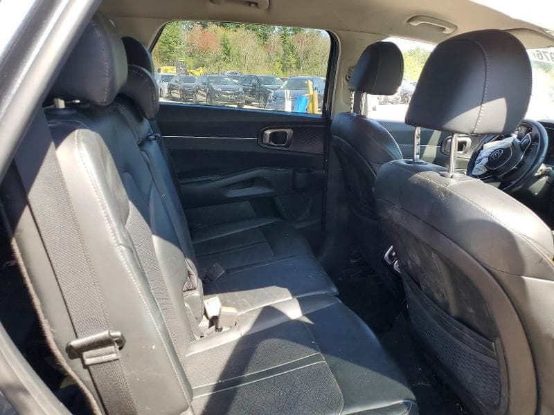 2021 KIA SORENTO S 11