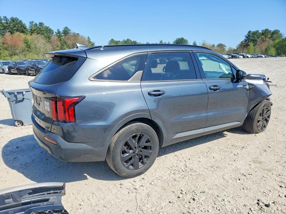 2021 KIA SORENTO S 3