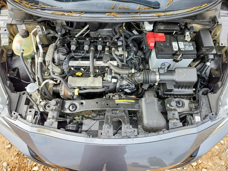 2021 NISSAN VERSA SR 11