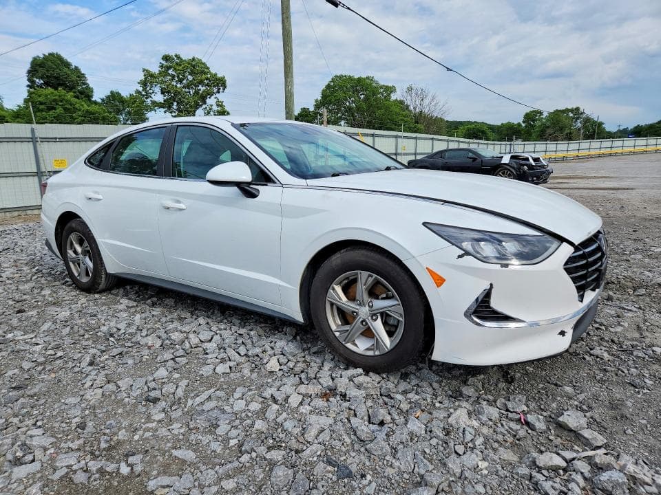 2021 HYUNDAI SONATA SE 4