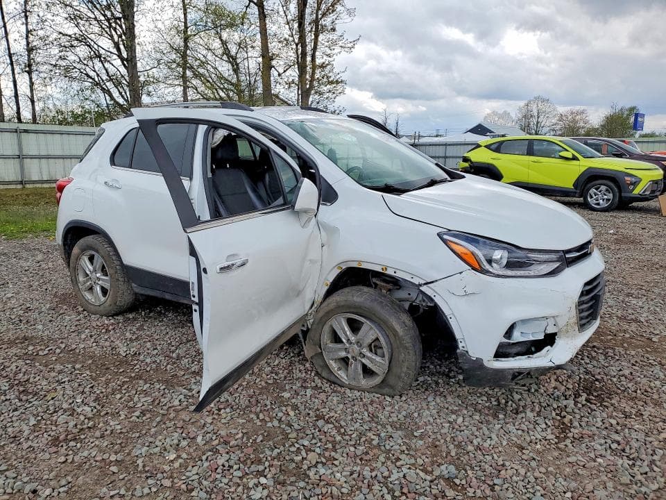 2019 CHEVROLET TRAX 1LT 4