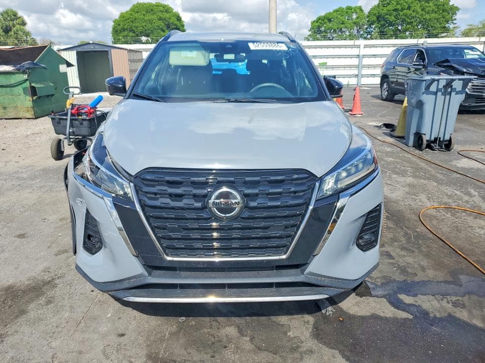 2021 NISSAN KICKS SR 6