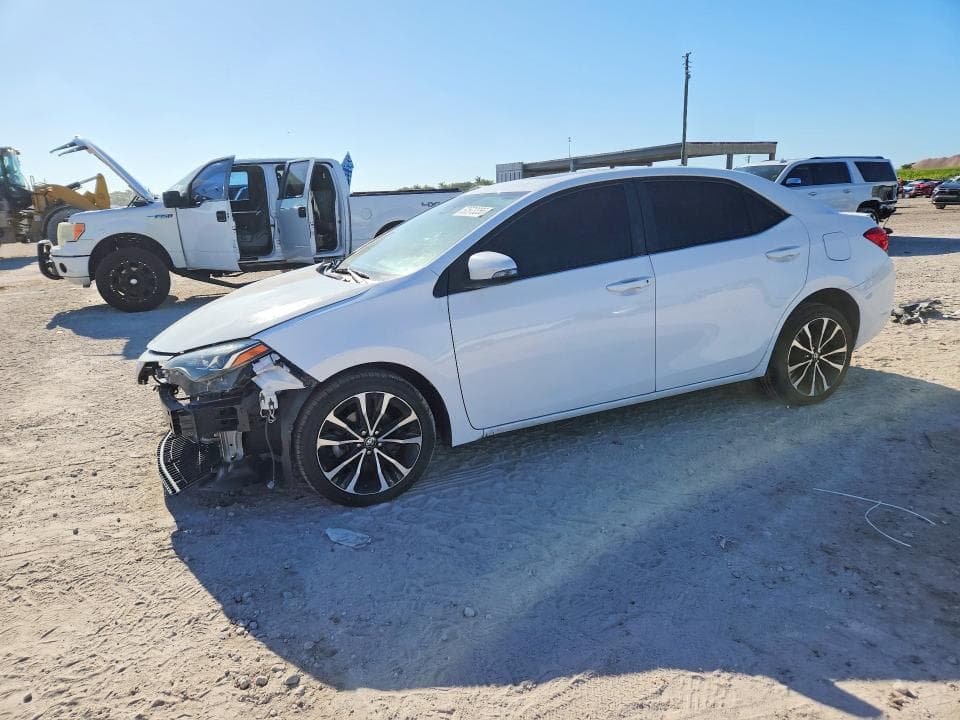 2018 TOYOTA COROLLA SE - 1