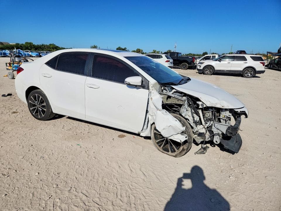 2018 TOYOTA COROLLA SE 4