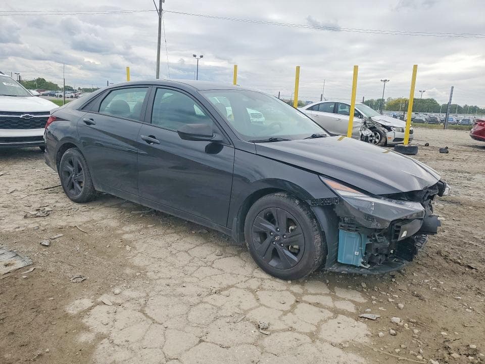 2022 HYUNDAI ELANTRA SEL 4