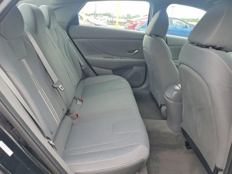 2022 HYUNDAI ELANTRA SEL 10