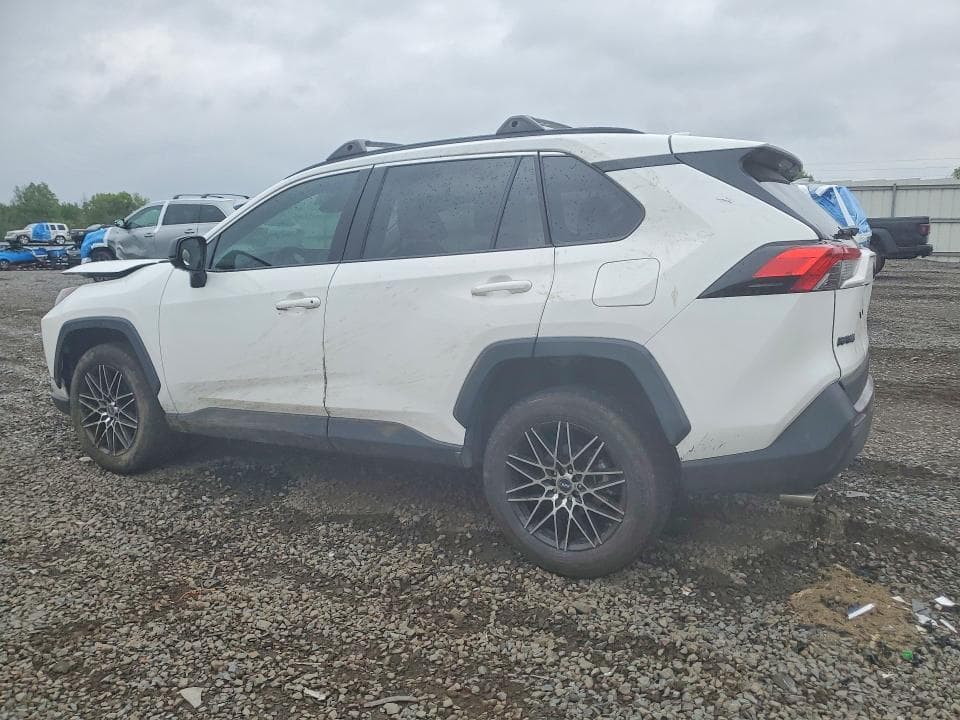 2020 TOYOTA RAV4 LE 2