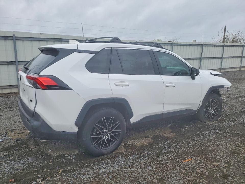 2020 TOYOTA RAV4 LE 3