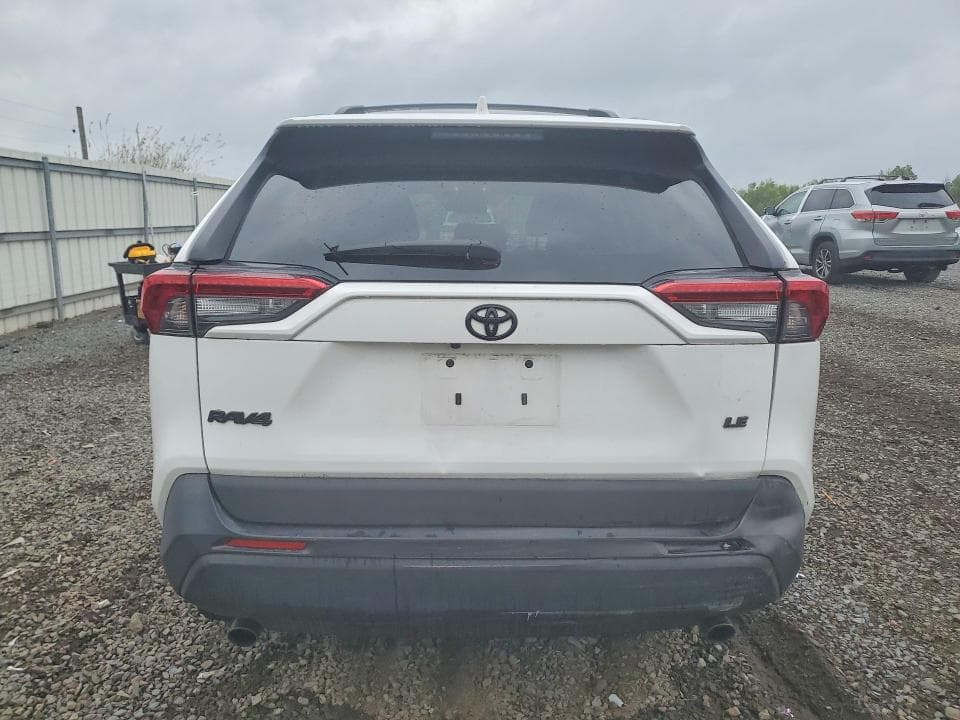 2020 TOYOTA RAV4 LE 6
