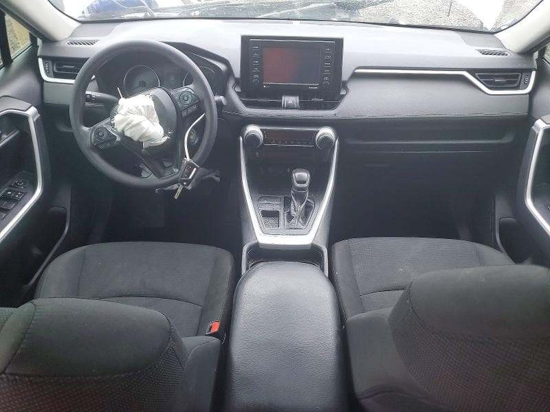 2020 TOYOTA RAV4 LE 8