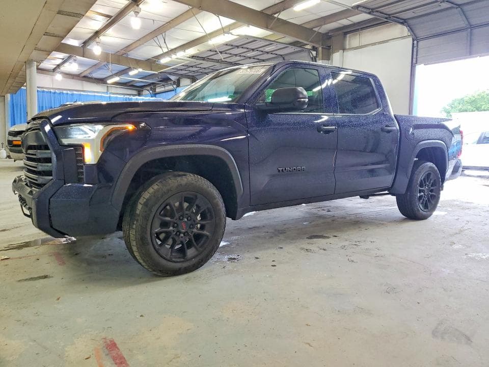 2024 TOYOTA TUNDRA SR5 1