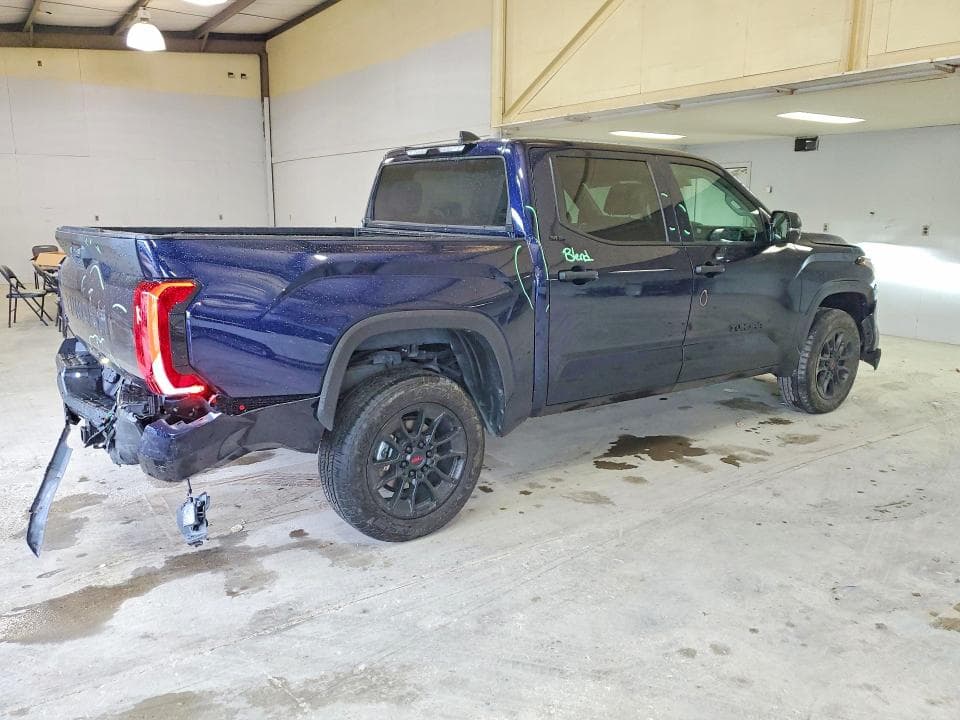 2024 TOYOTA TUNDRA SR5 3
