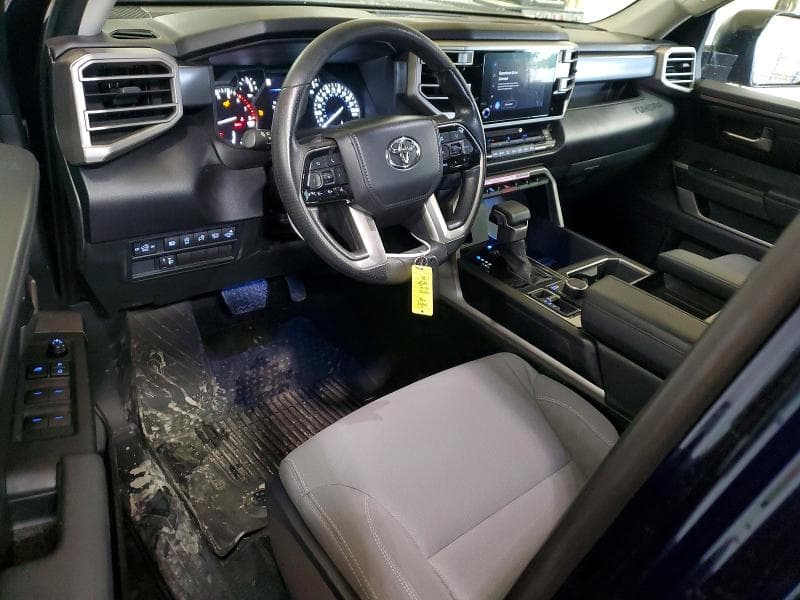 2024 TOYOTA TUNDRA SR5 8