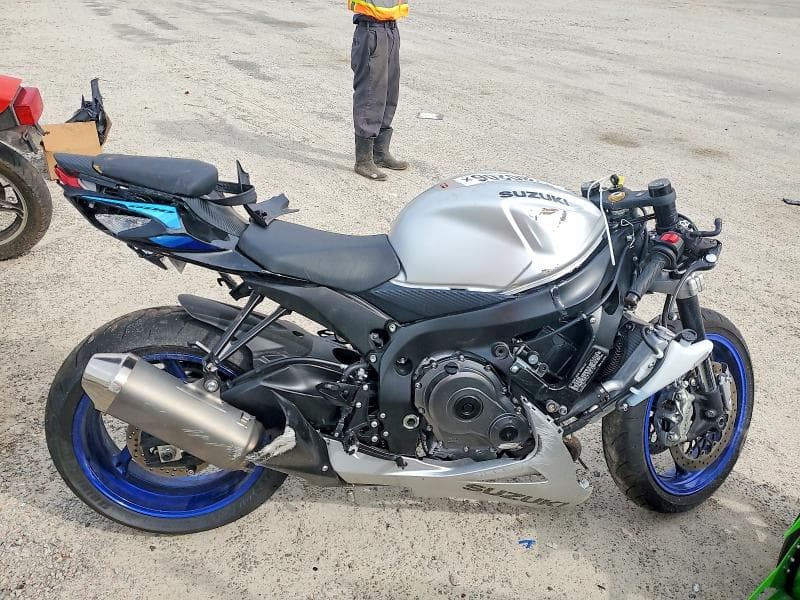 2026 SUZUKI GSX-R600