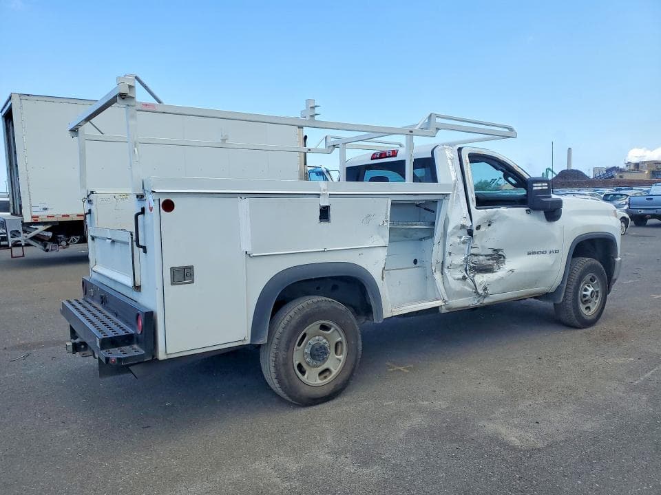 2022 CHEVROLET SILVERADO C2500 HEAVY DUTY 3