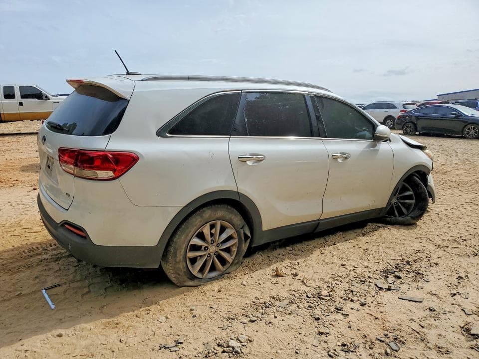 2017 KIA SORENTO LX V6 3