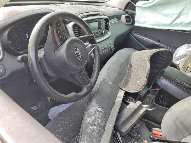 2017 KIA SORENTO LX V6 8