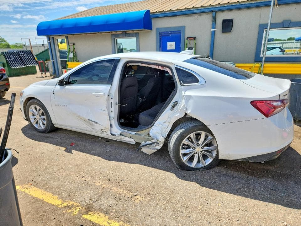 2022 CHEVROLET MALIBU LT 2