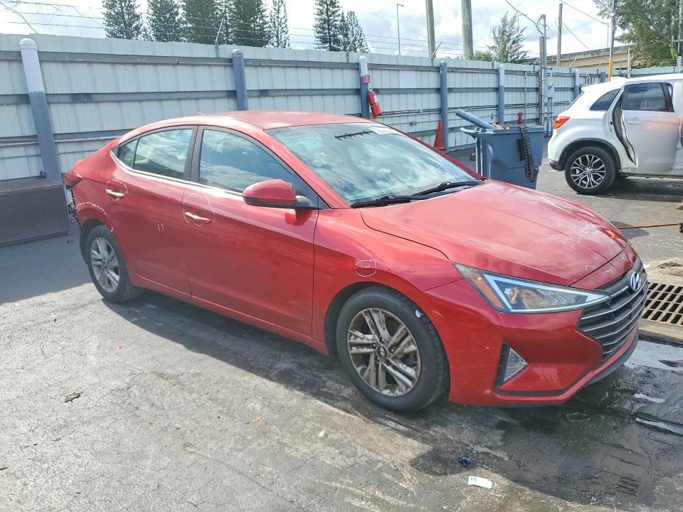 2020 HYUNDAI ELANTRA SEL 4