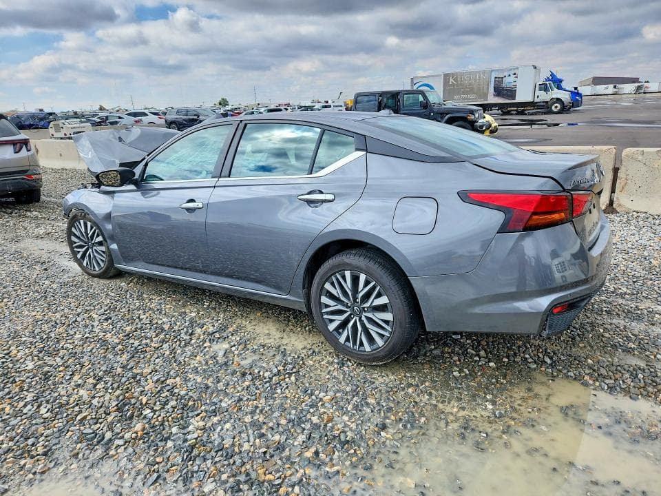 2024 NISSAN ALTIMA SV 2