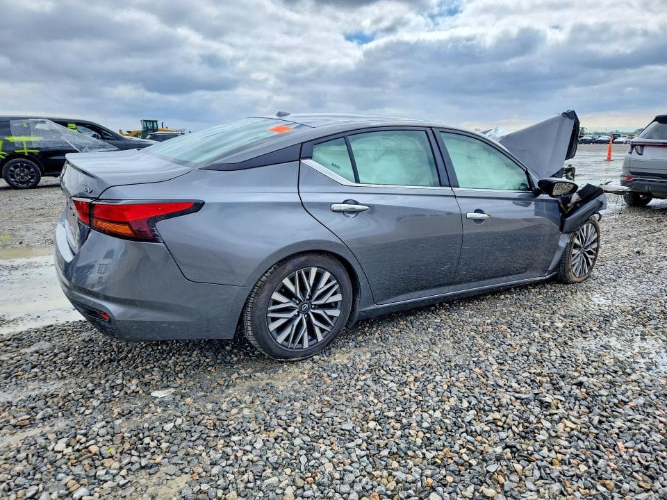 2024 NISSAN ALTIMA SV 3