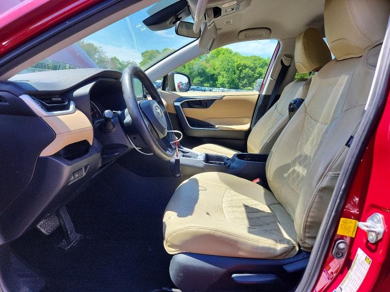 2020 TOYOTA RAV4 LE LE 7