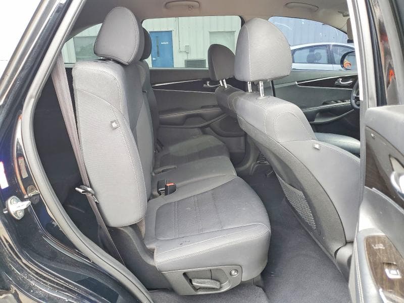 2020 KIA SORENTO LX 11