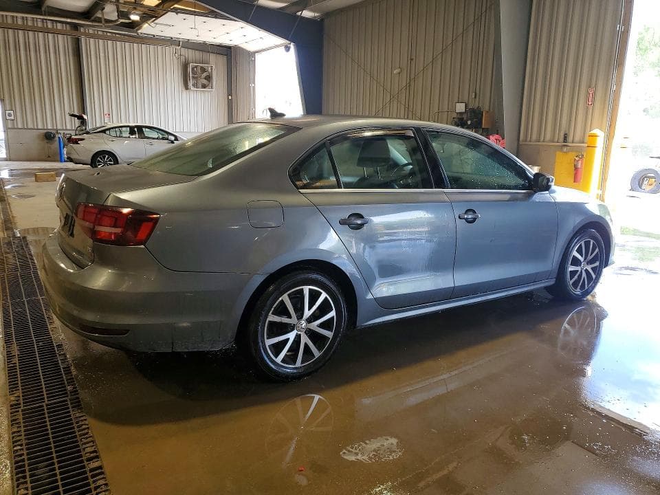 2017 VOLKSWAGEN JETTA SE 3