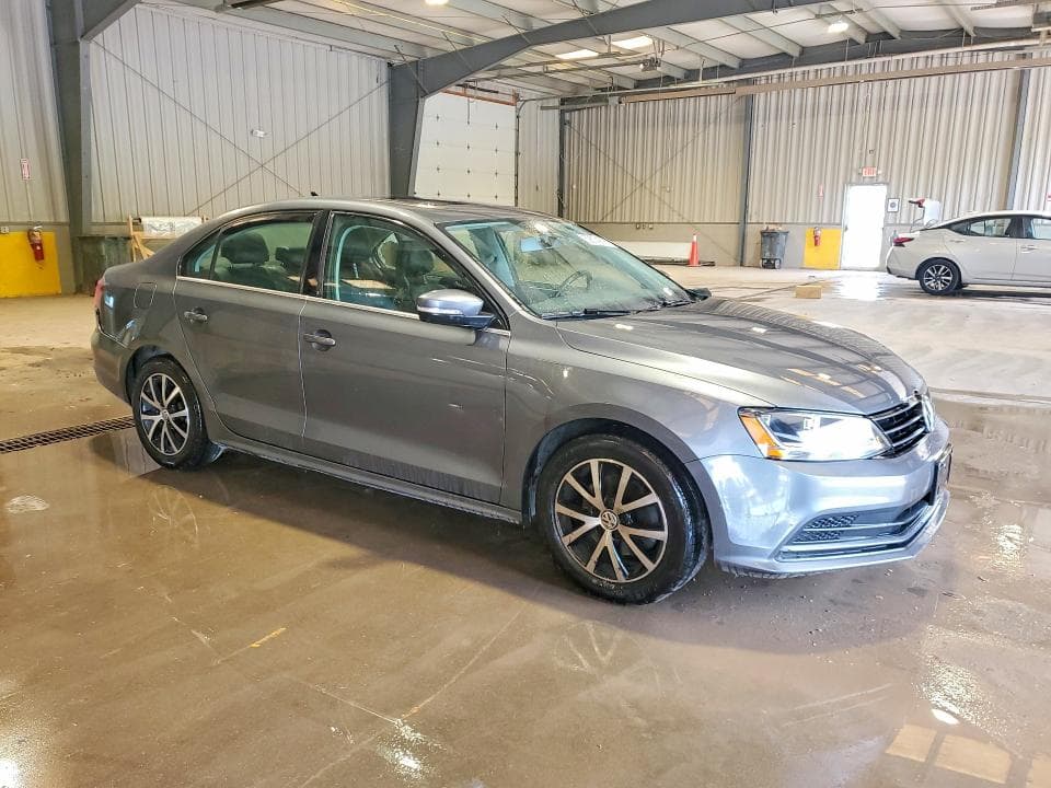 2017 VOLKSWAGEN JETTA SE 4