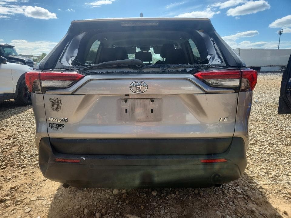 2020 TOYOTA RAV4 LE 6